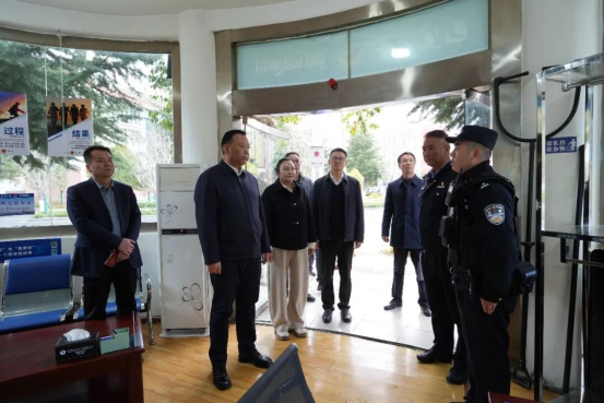 巴塔调研政法维稳工作