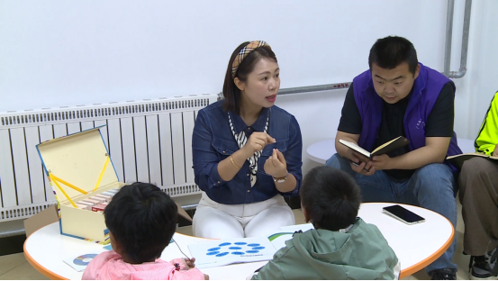 广东省残疾人康复中心专家团队在林芝市开展听障康复评估及听觉口语法教学