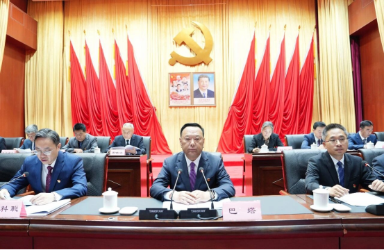全市“两优一先”表彰大会召开