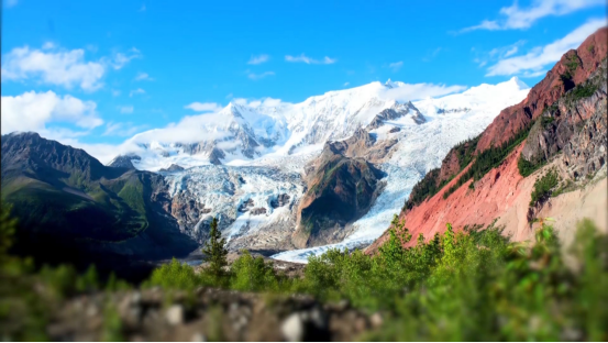 林芝：守护“冰天雪地” 绘就“金山银山”