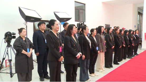 市领导慰问林芝两会一线新闻工作者